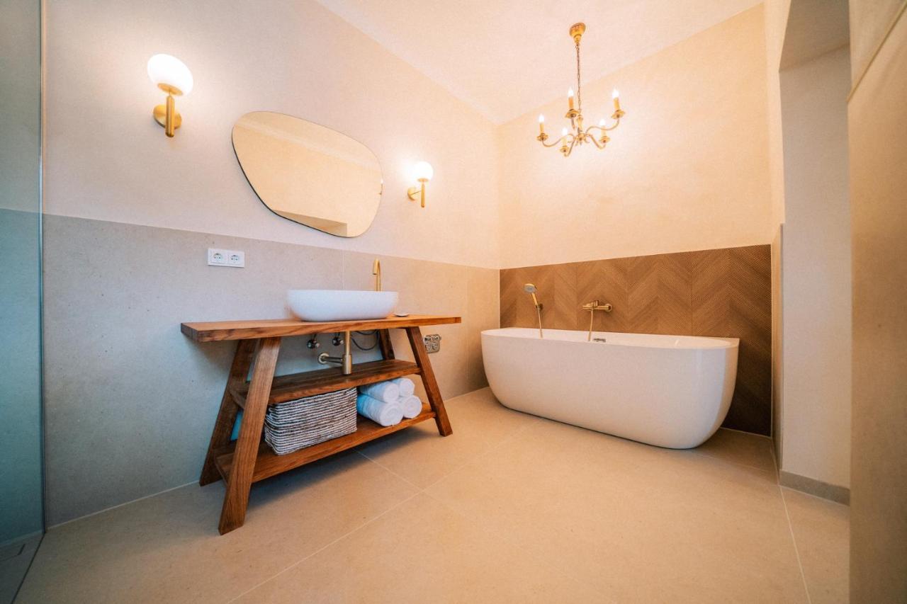 Gut Foersterlay - Exklusive Boutique Apartments Im Historischen Winzerhaus Direkt An Der Mosel Losnich Экстерьер фото